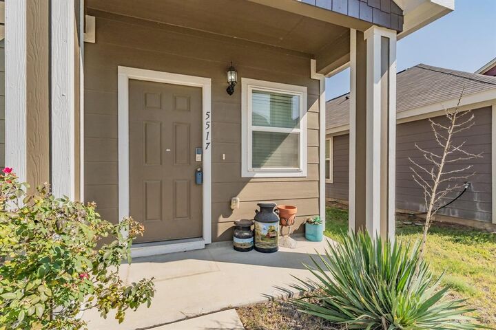 Property Photo:  5517 Willamette Drive  TX 76119 