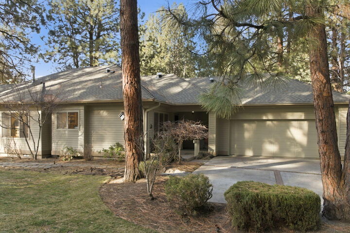 Property Photo:  60749 Willow Creek Loop  OR 97702 