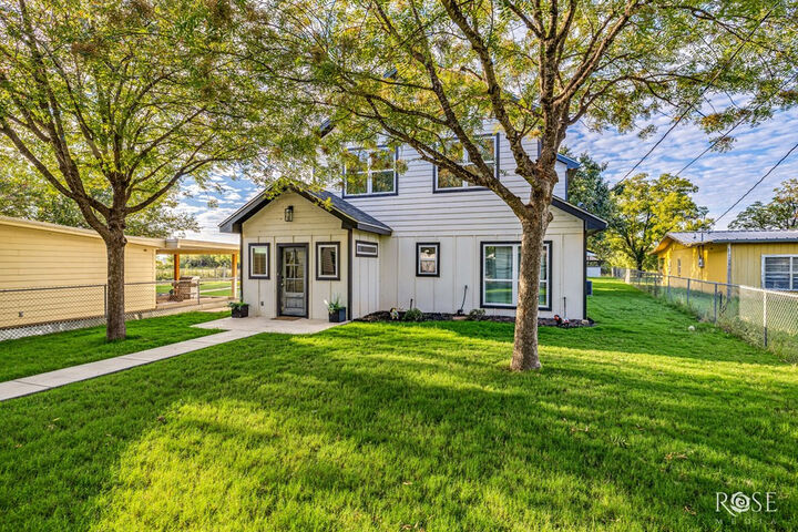 Property Photo: 1706 Shad Road TX 76904