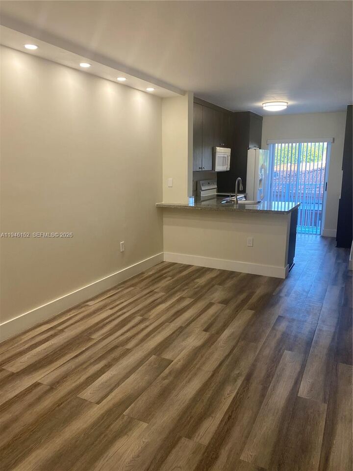 Property Photo:  2575 SW 27th Ave 212  FL 33133 