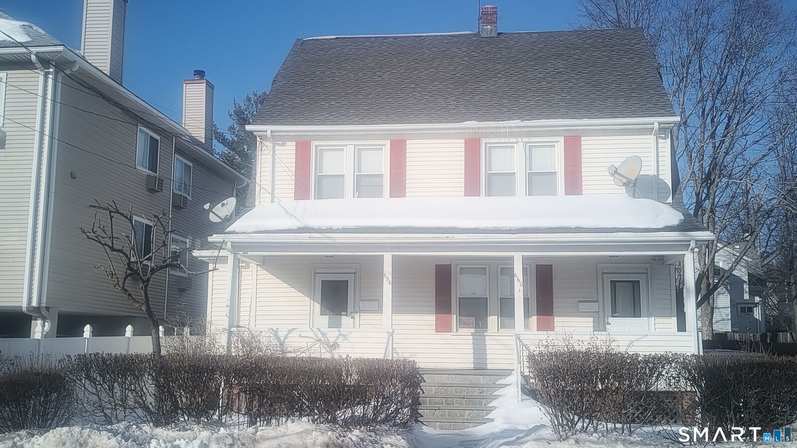 Property Photo:  656 Cove Road  CT 06902 