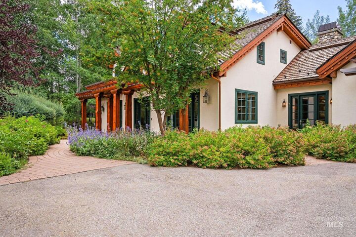 Property Photo: 7 Rose Ct ID 83353