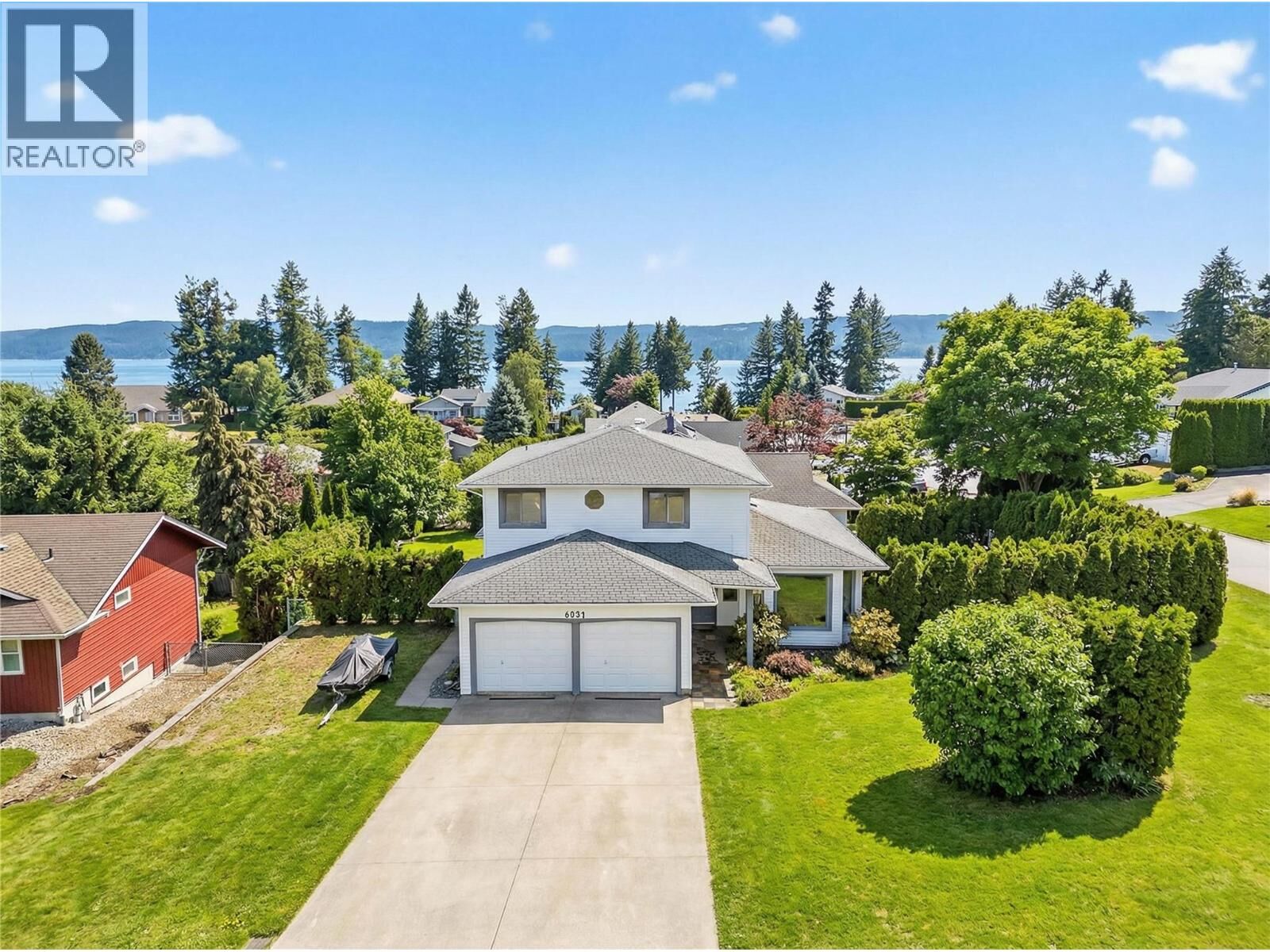 Property Photo: 4851 13 Street Northeast BC V1E 3P1