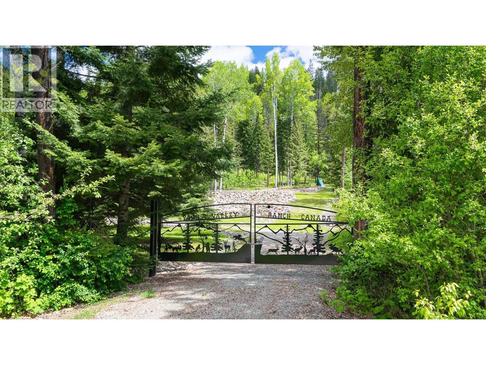 Photo de la propriété:  7470 3 Highway  BC V0B 2P0 