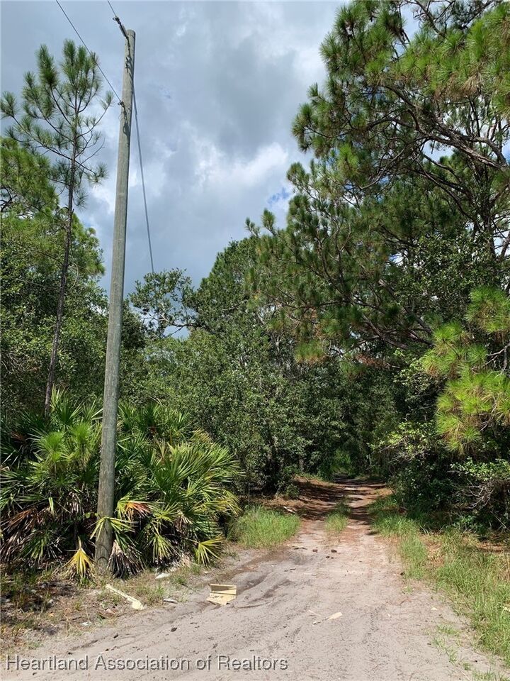 Property Photo: 6502 E Banyan Place FL 33875