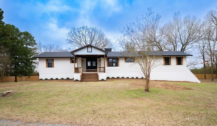 Property Photo:  642 Circle M Drive  LA 71032 