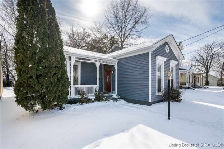 Property Photo:  950 E Chestnut Street  IN 47130 