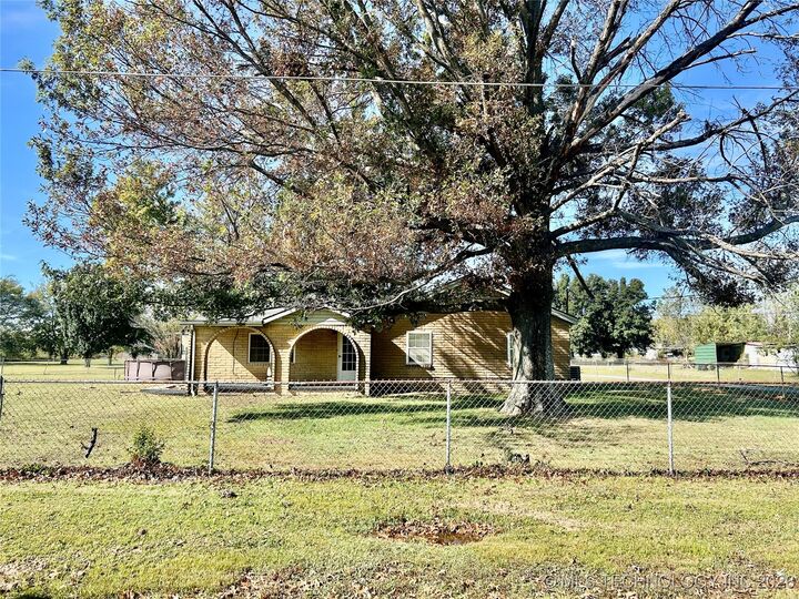 Property Photo: 1231 S 61st Street W OK 74401