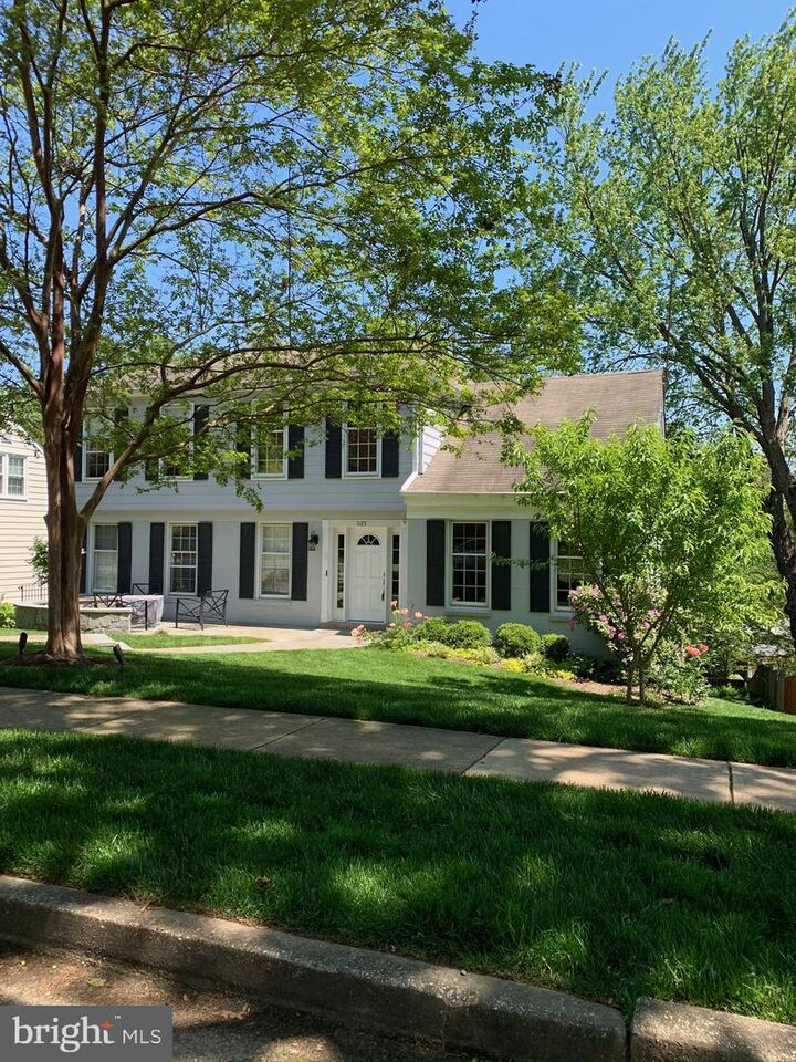 Property Photo:  1123 Bayliss Drive  VA 22302 