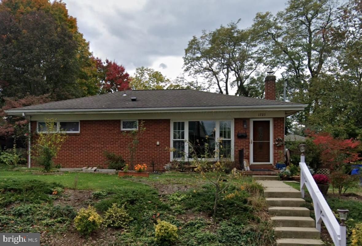 Property Photo:  1723 Dighton Street  PA 17011 