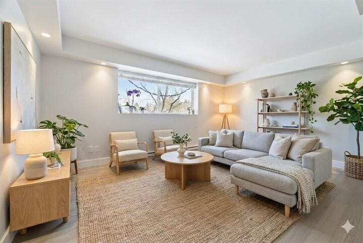 Property Photo:  100 Killarney Avenue  MB R3T 3B2 