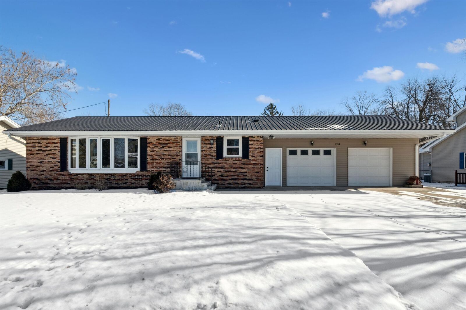 Property Photo:  1217 N 4th Street  IA 52057 