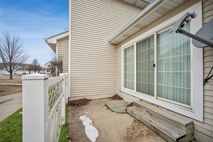 Property Photo:  2627 NW Heritage Avenue  IA 50023 