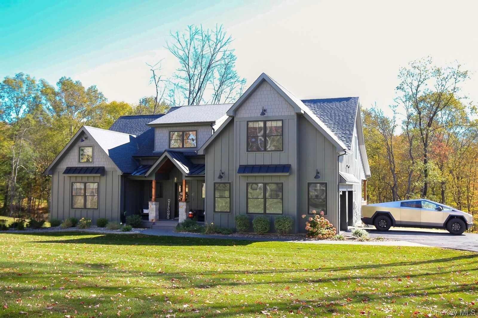 Property Photo:  41 Fern Wood Way  NY 12549 