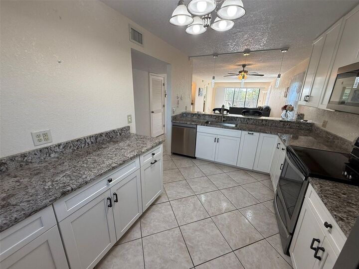 Property Photo:  175 Kings Highway 628  FL 33983 