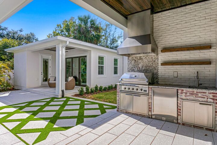 Property Photo:  4536 W Swann Avenue  FL 33609 