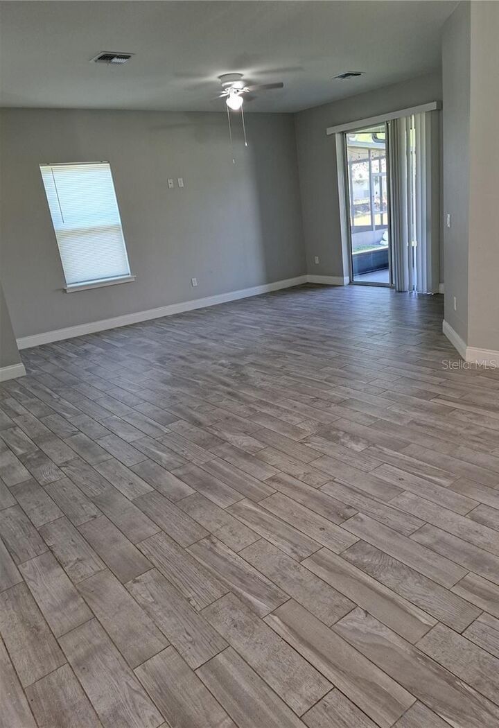 Property Photo: 20627 Majestic Street FL 32833