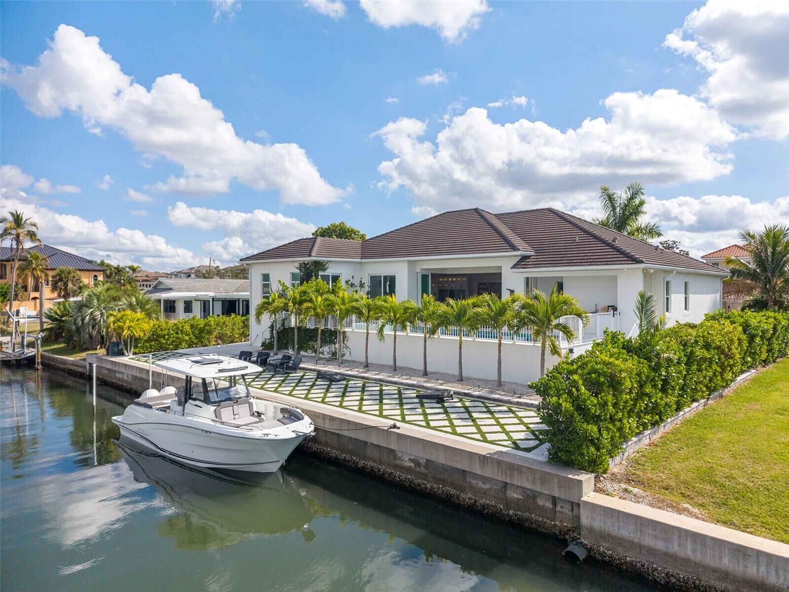 Property Photo:  1643 Stanford Lane  FL 34231 