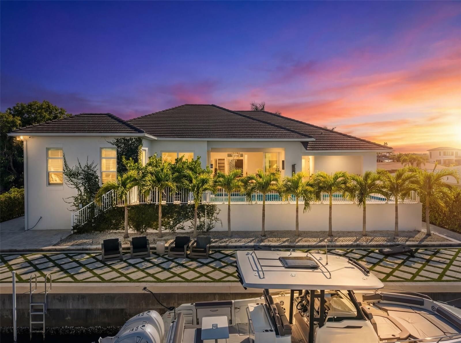 Property Photo:  1643 Stanford Lane  FL 34231 