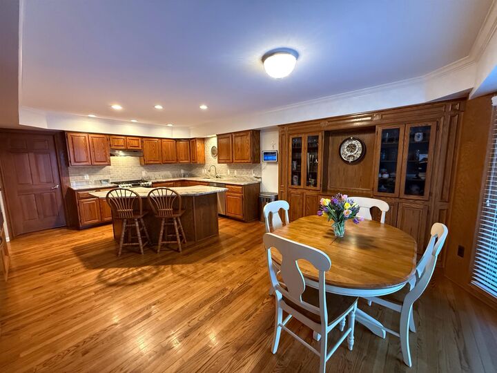 Property Photo:  2220 Juniper Court  MI 48326 