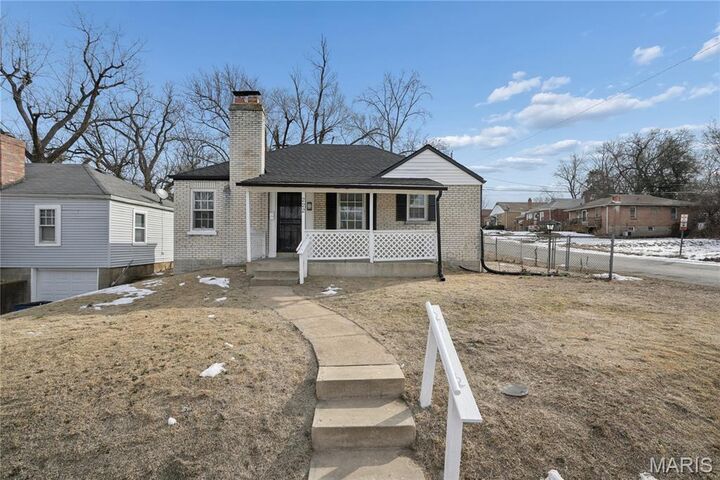 Property Photo:  222 Henquin Drive  MO 63135 