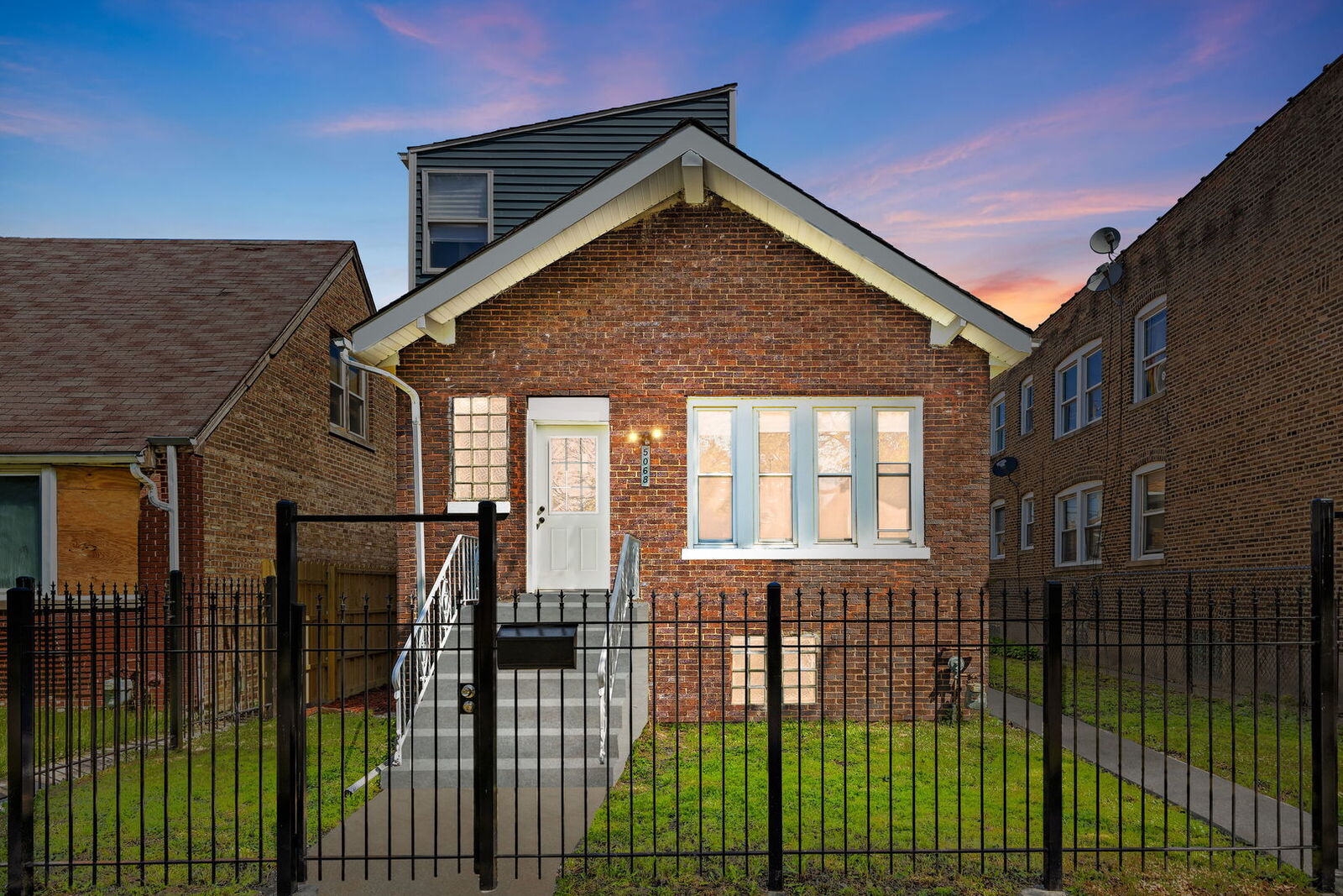 Property Photo:  5068 W Congress Parkway  IL 60644 