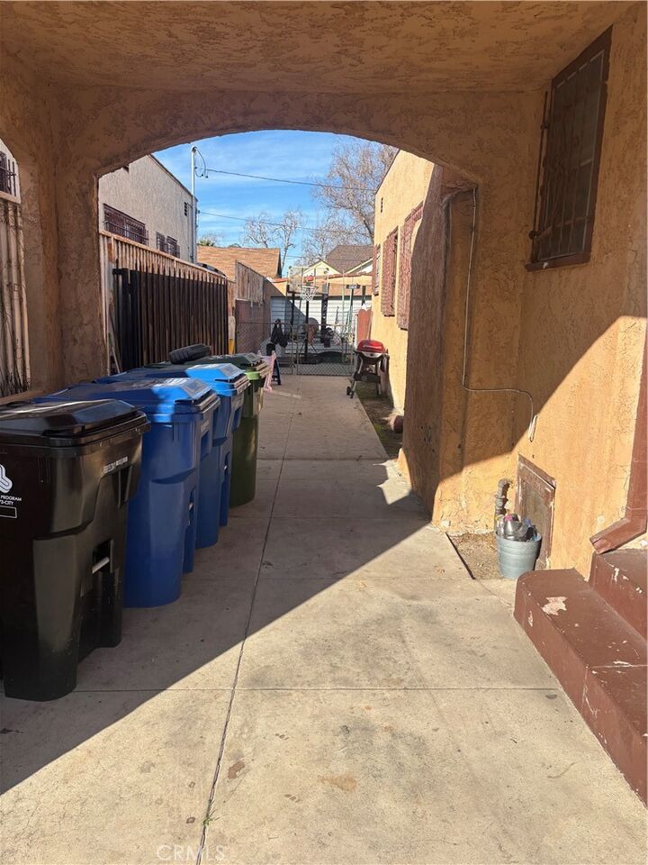 Property Photo:  2065 W 65th  CA 90047 