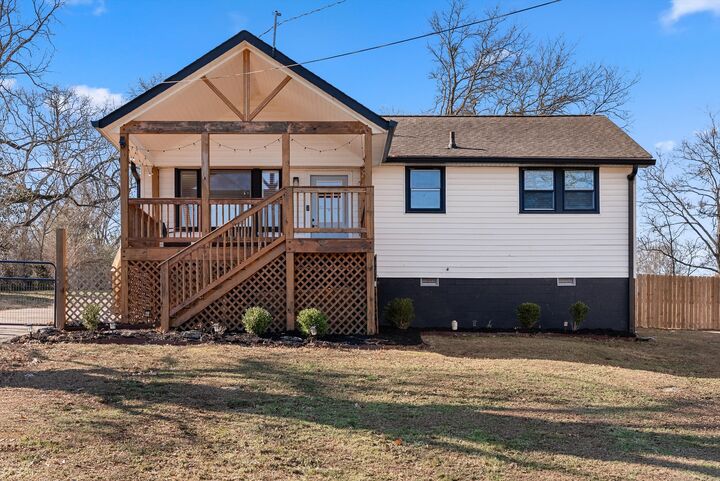 Property Photo: 329 Archwood Dr TN 37115