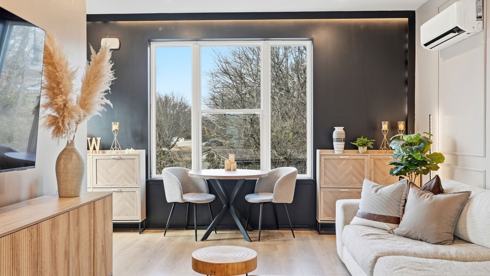 Property Photo:  331 E Village Ln  TN 37216 