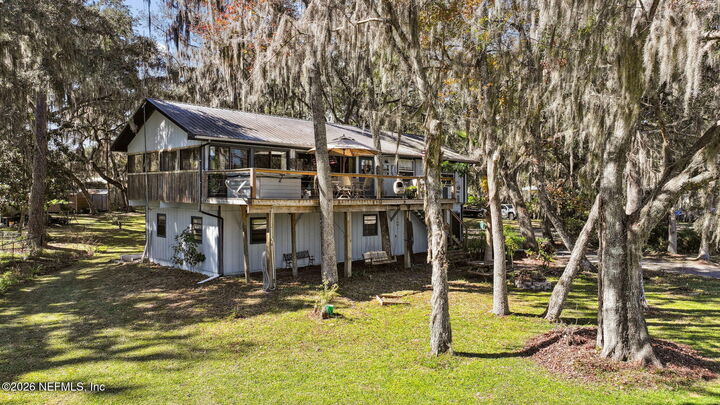 Property Photo:  213 E Char Lane  FL 32112 