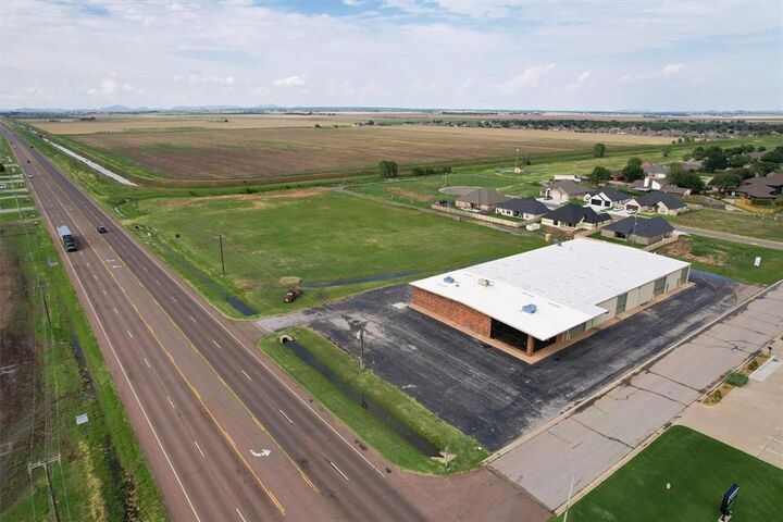 Property Photo:  3306 N Main Street  OK 73521 