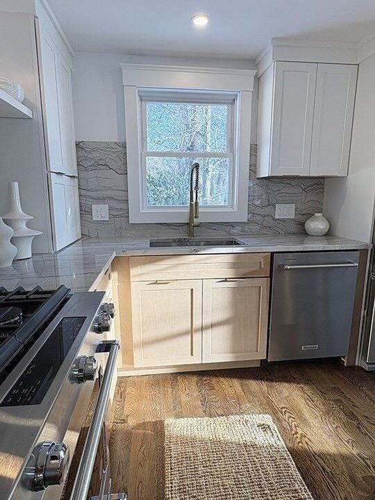 Property Photo:  33 Rockwood Rd  MA 01940 