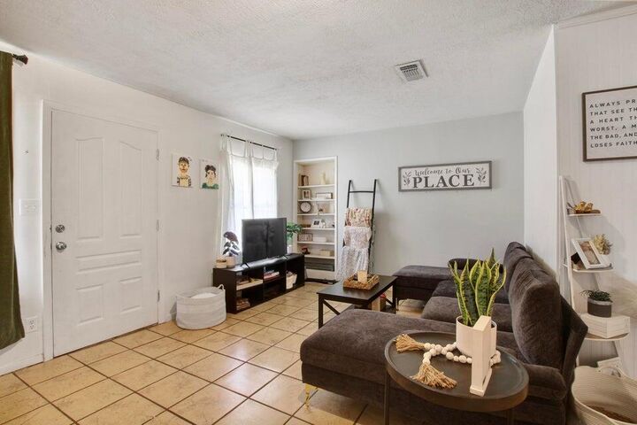 Property Photo:  60 Francis Ave  LA 71446 