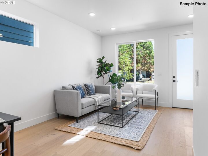 Property Photo:  4372 NE Going St  OR 97218 