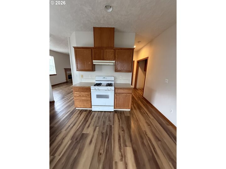 Property Photo:  760 NE Pacific Dr  OR 97024 