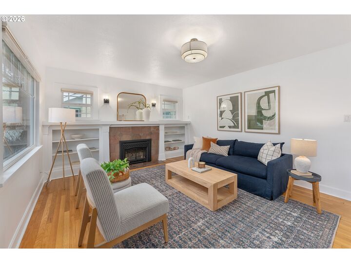 Property Photo:  529 W 25th St  WA 98660 