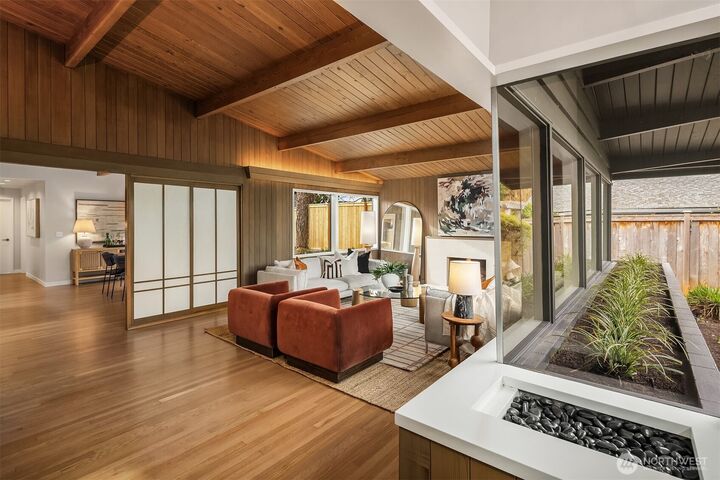 Property Photo:  5409 NE 54th Street  WA 98105 