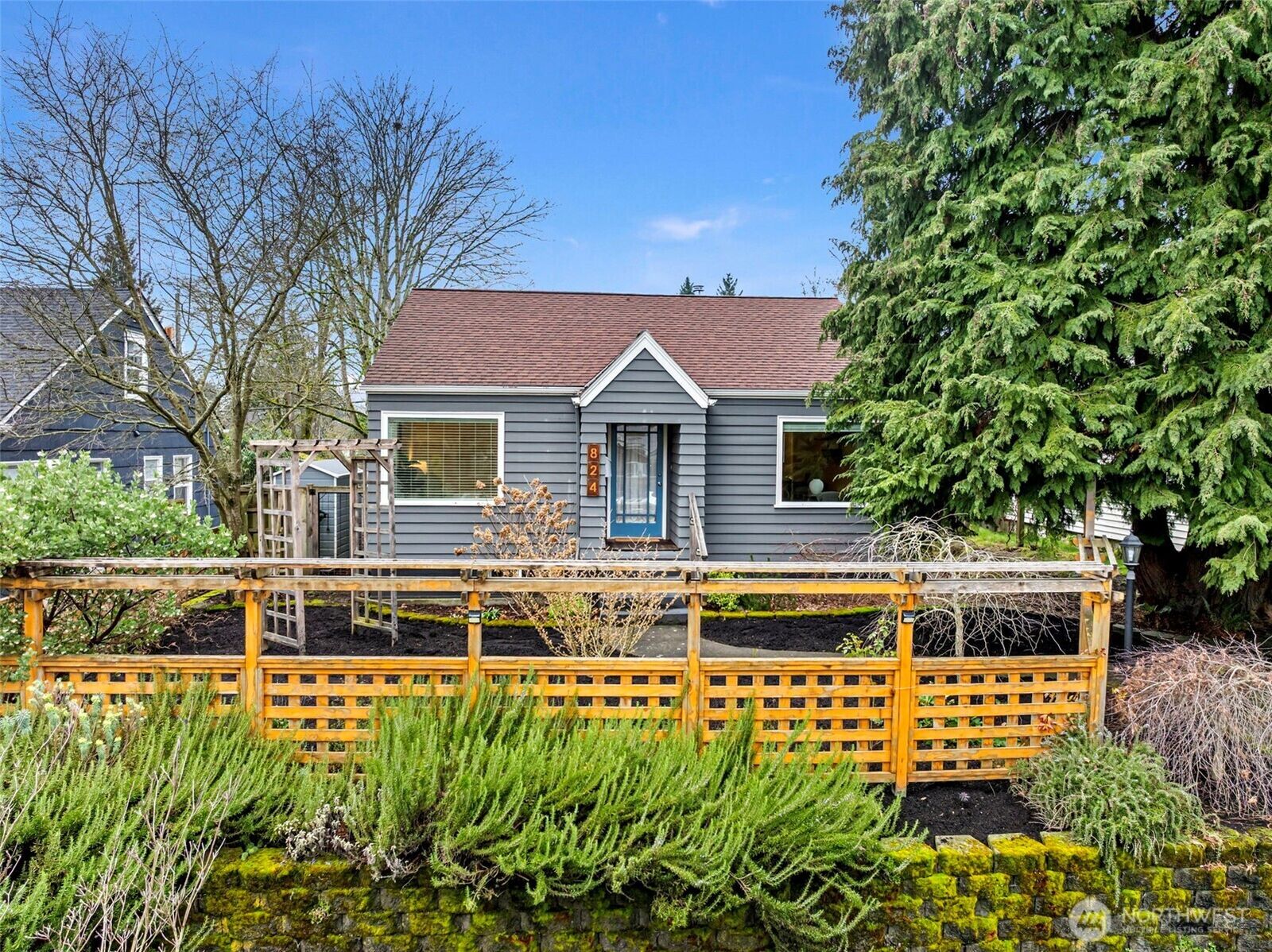 Property Photo:  824 S State Street  WA 98405 
