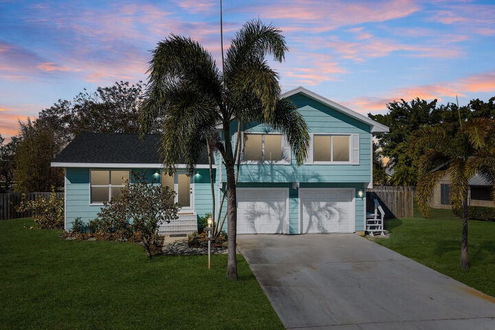 Property Photo:  2450 SE Alden Street  FL 34984 