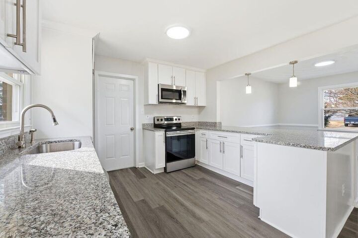 Property Photo: 2617 N Elizabeth Harbor Dr VA 23321