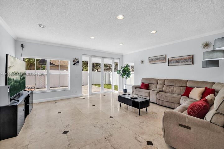 Property Photo:  20709 NW 1st St  FL 33029 