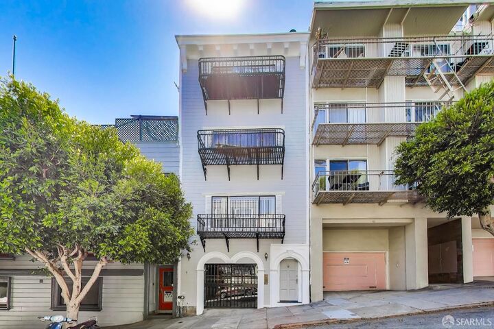 Property Photo:  1217-1219 Kearny Street  CA 94133 