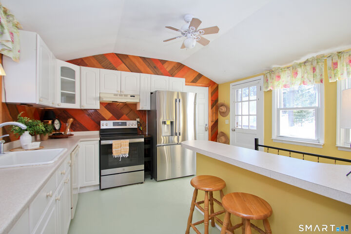 Property Photo:  9 Sullivan Drive  CT 06035 