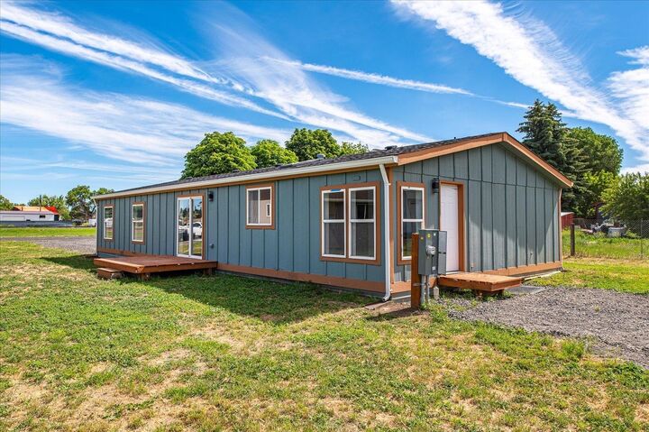 Property Photo: 255 SW Railroad St WA 99117