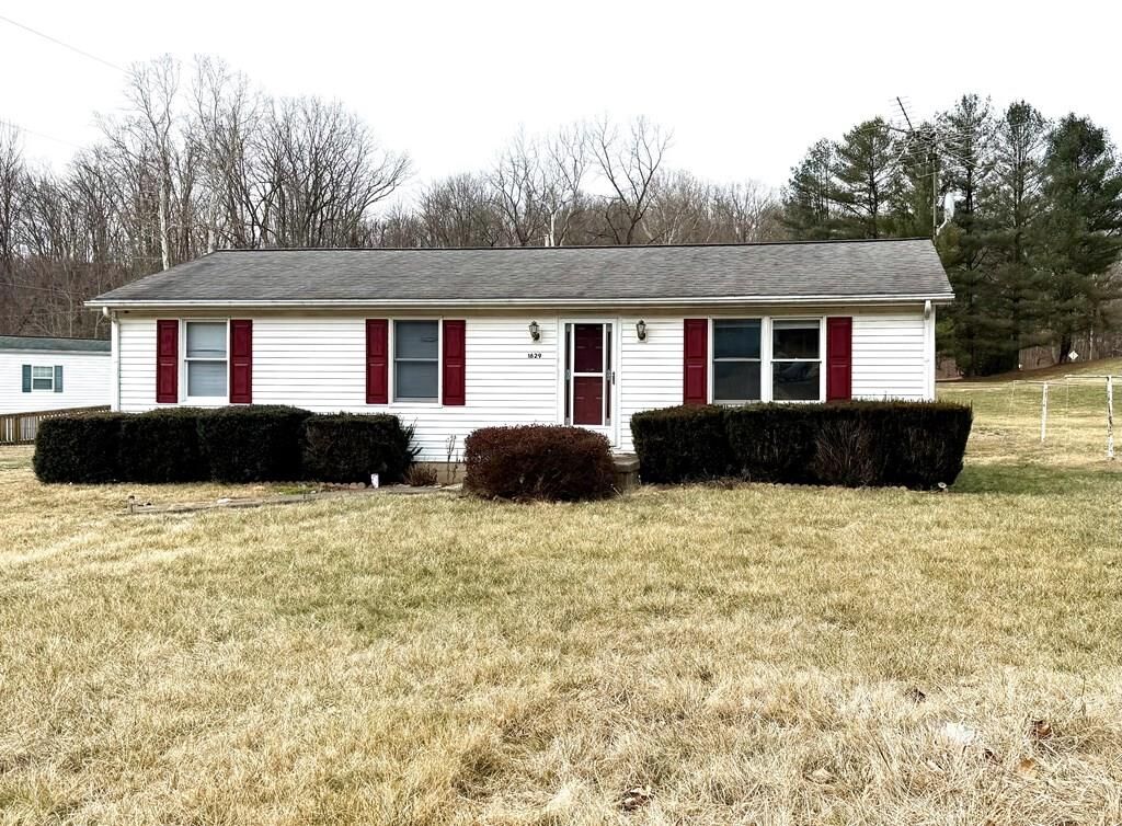 Property Photo:  1629 Possum Hollow  OH 45601 