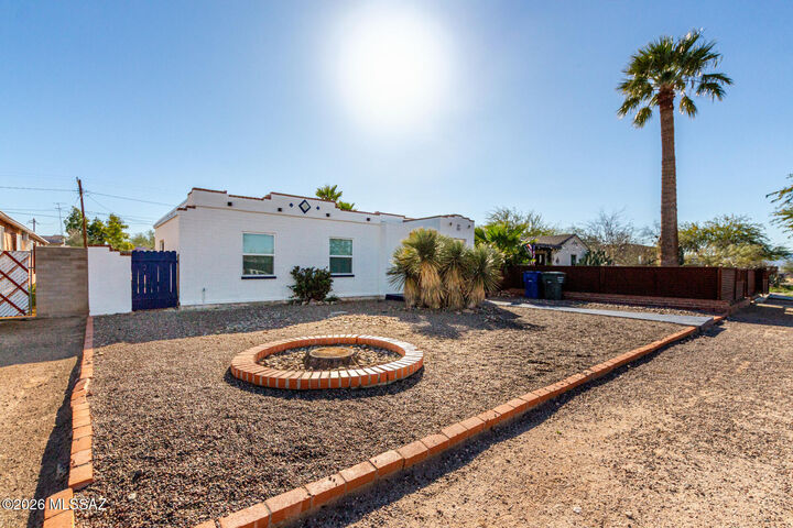 Property Photo:  244 E Elm Street  AZ 85705 