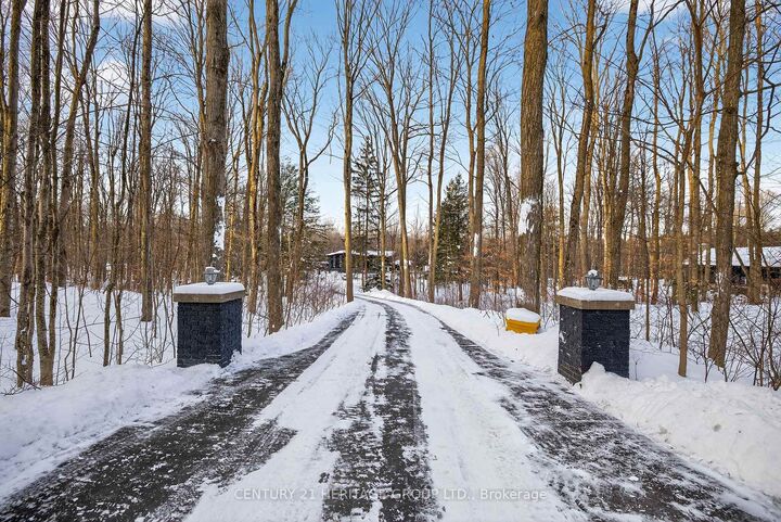 Property Photo:  4074 St. John'S Side Road  ON L4A 2T7 