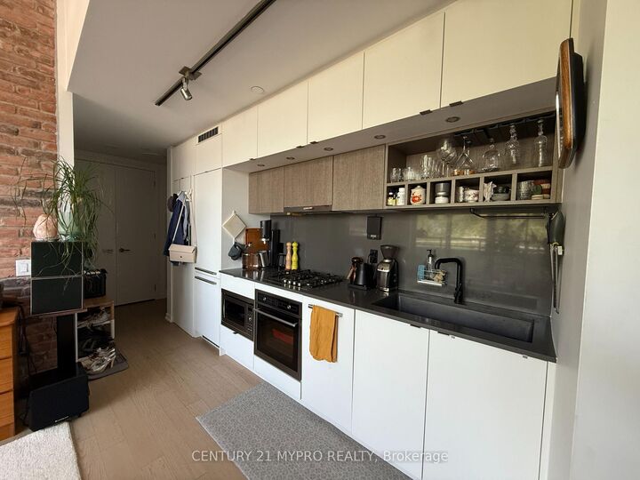 Property Photo:  138 St. Helens Avenue 408  ON M6H 0B8 