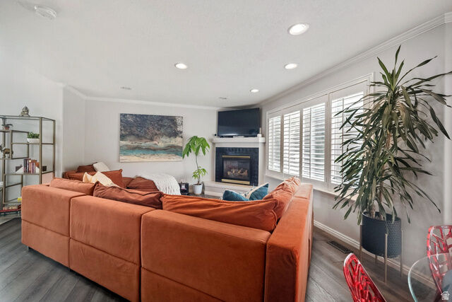 Property Photo: 9092 S Enchanted Oak Ln E UT 84094