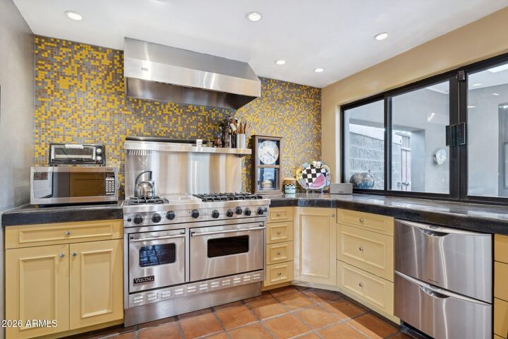 Property Photo:  146 E Mariposa Street  AZ 85012 